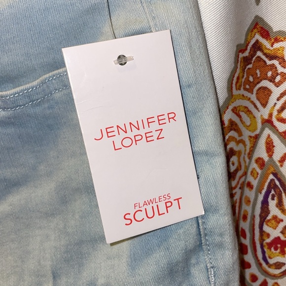 Jennifer Lopez Jeans Sculpt Midrise Capri Womens Size 10 Blue Tie dye Denim - Picture 6 of 10